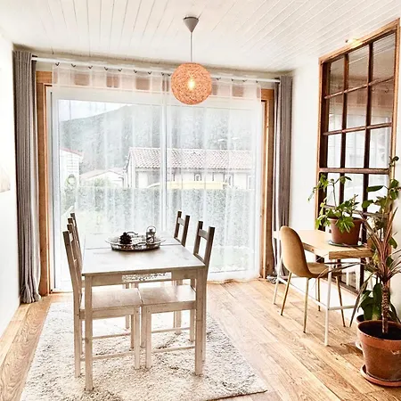 A Deux Pas Du Elegant Spacieux En Domaine Prive Avec Piscine Restaurant Et Boulangerie 木屋 卡斯特拉讷